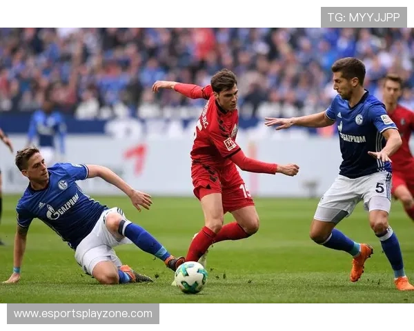 奥格斯堡门将屡献神扑，法兰克福进攻效率受质疑