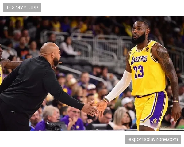 观点：湖人近期连胜背后，哈姆教练对退防轮转的调整成效显著